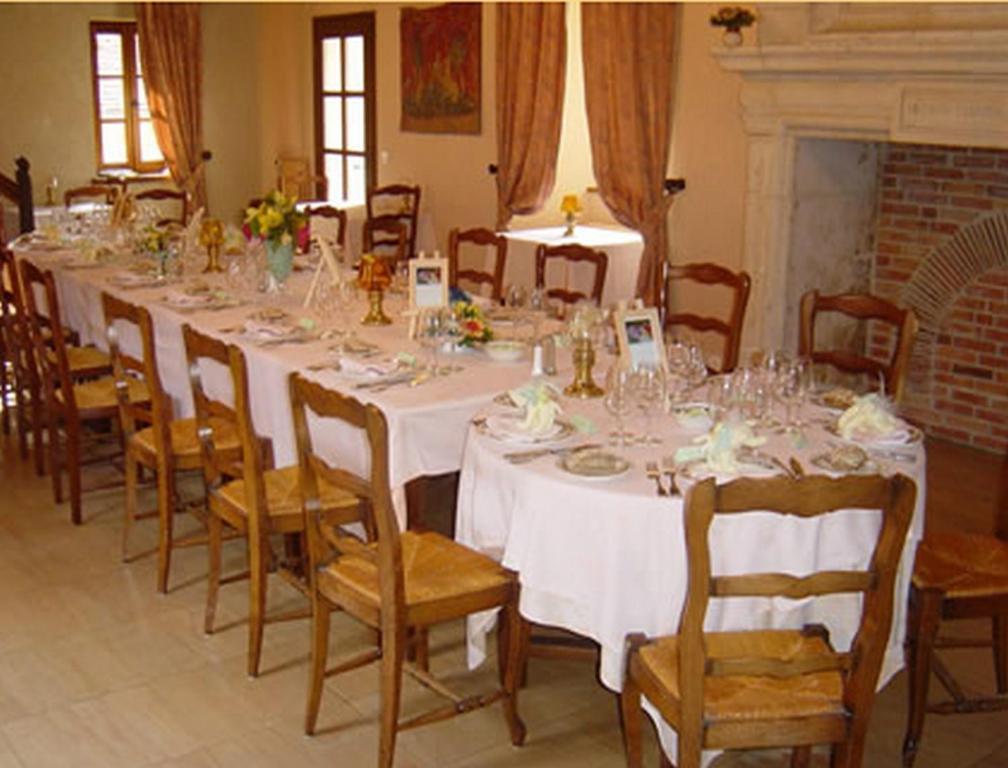 Logis Hotel - Le Relais Saint Vincent Ligny-le-Châtel 외부 사진